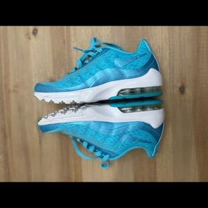 Nike woman tennis shoes.